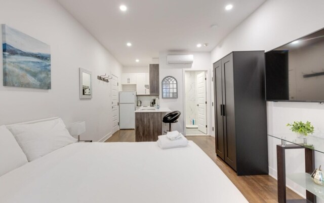 M11 Modern Comfy Studio w AC in Plateau Mile-end