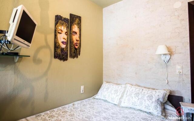 Deluxe Suite By Homebrain