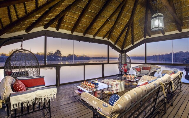 Vaal River YOLO Spaces – Vaal River Bush Lodge