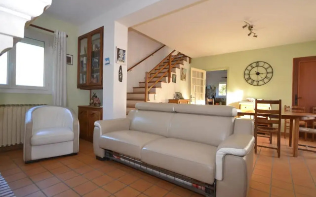 Villa With Swimming Pool Within the Luberon