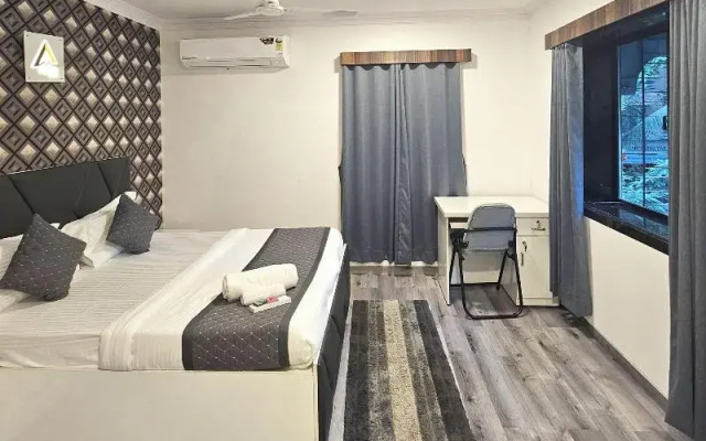 Astha Kandivali Service Apt