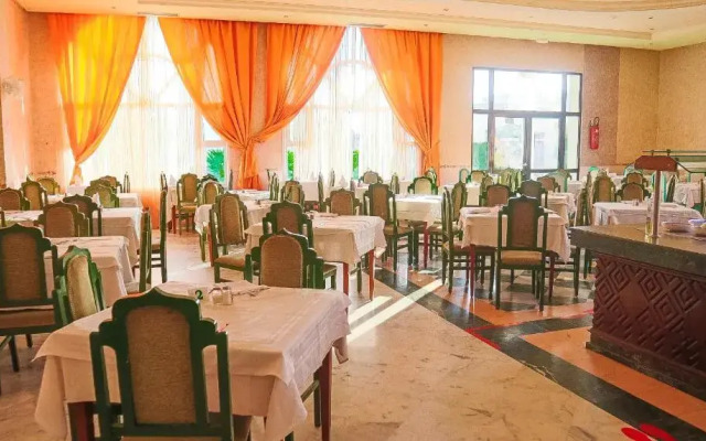 Hotel Royal Jinene