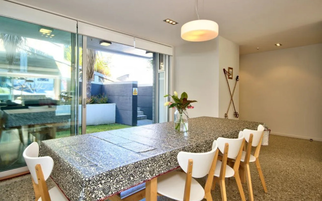 Element Escapes Luxury Apartments