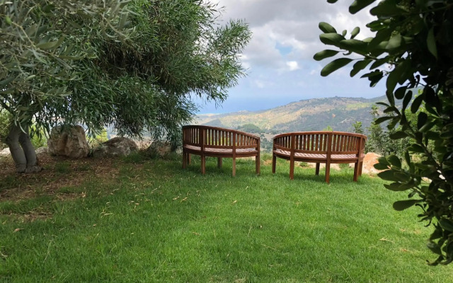 Demetriou Paradisos Hills