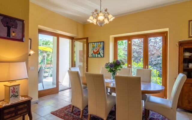 Villa With Private Pool and View of the Lake