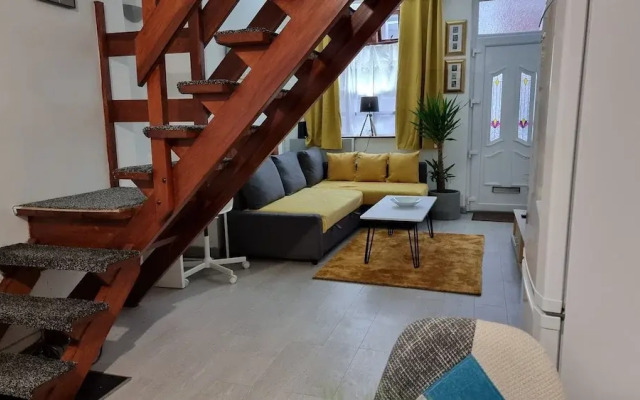 Cosy Stay in Stoke on Trent By Villazu