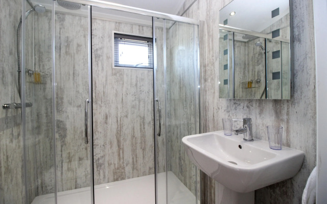 Hollicarrs - Stag Lodge