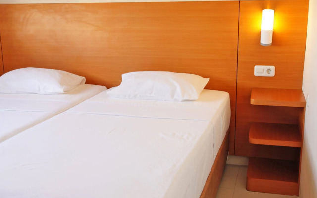 RedDoorz Kupang Baru