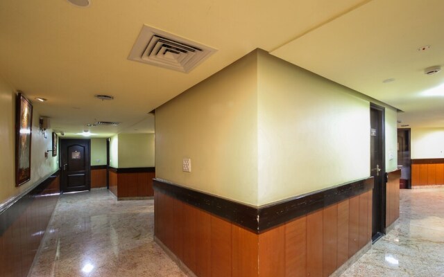 Capital O 18260 Hotel Crystal Park Inn