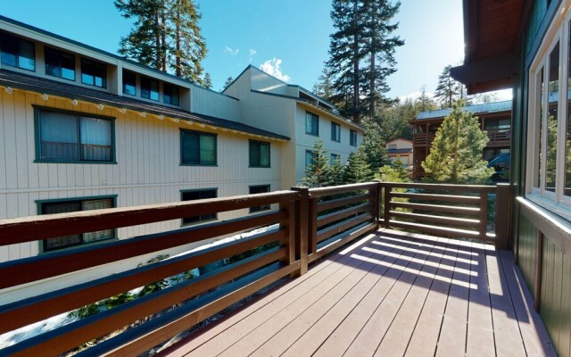 Red Slate Canyon - Modern 2-story Condo