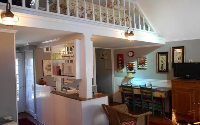 Heart of the Hills Inn