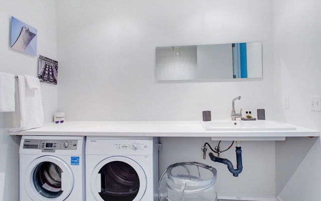 Bijoux Square Apartments