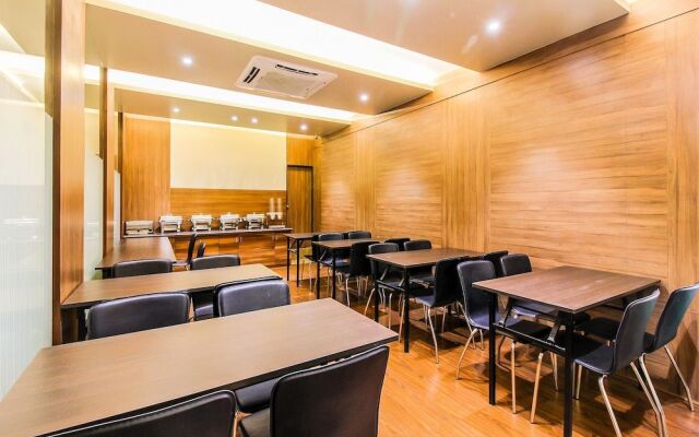 Fabhotel Prime Phoenix International