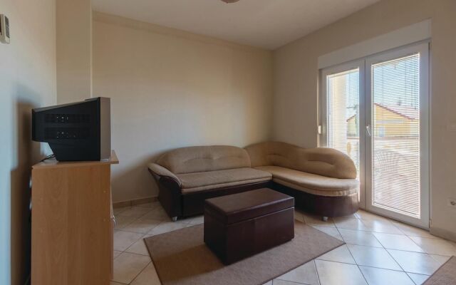 Stunning Home in Zadar With Wifi and 2 Bedrooms