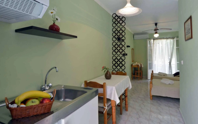 Damaskis Studios a Small Complex in Kassiopi
