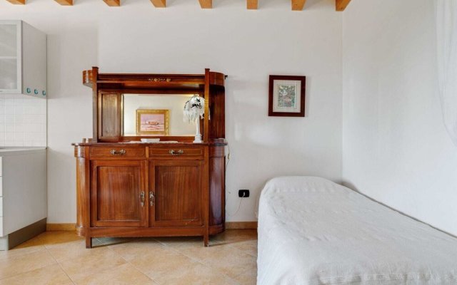 An Attractive Residence on the Verona Side of Lake Garda