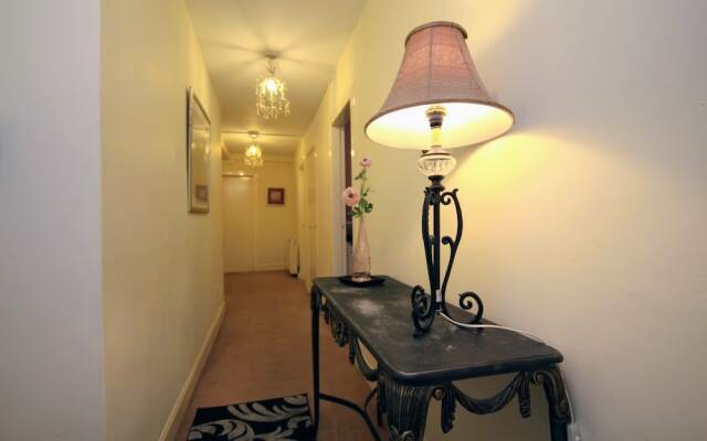 Silver Lining - St Patrick Sq Apartment