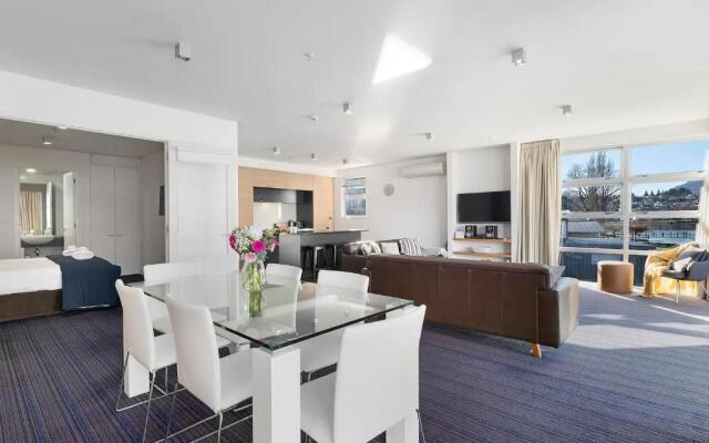 Marina Gem - Lakefront 3 Bedroom Apartment