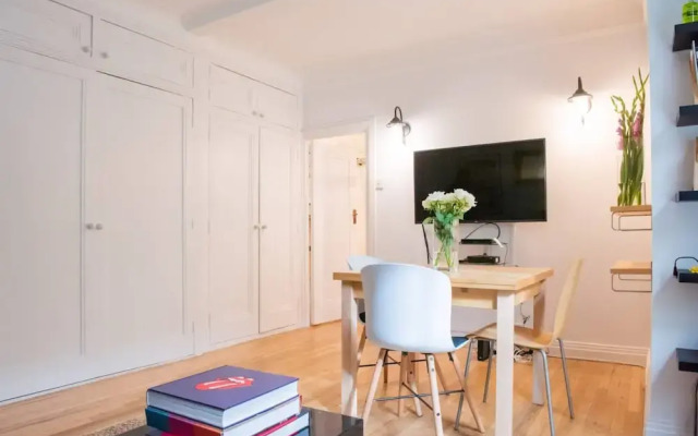 Studio in Fantastic Location