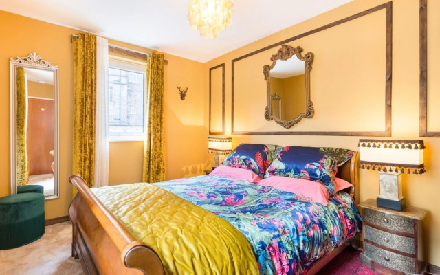 Quirky 1 Bedroom Apartment Next to Holyrood Palace