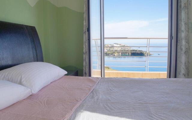 Between 2 beaches - sea breeze suite