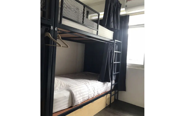 White Wall Poshtel - Hostel