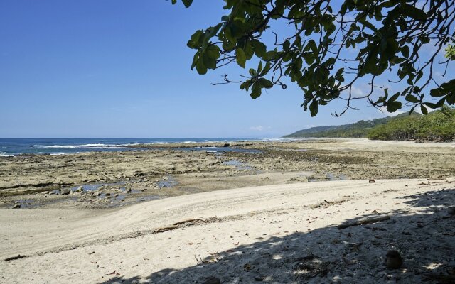 Paradise Beach Lodge
