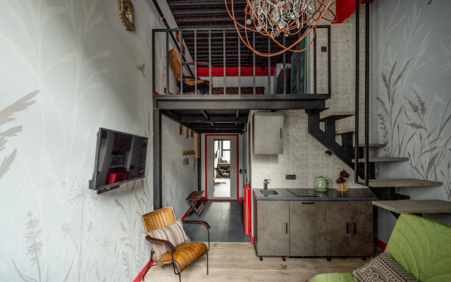 Soho Bohemian Loft on Nizhnyaya Krasnoselskaya Street