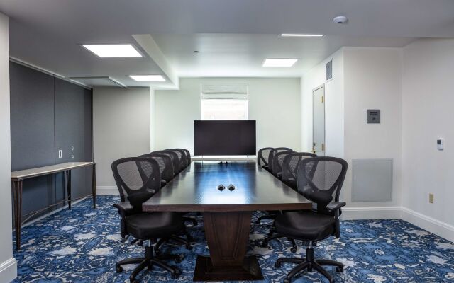 The Yorktowne Hotel, Tapestry Collection by Hilton