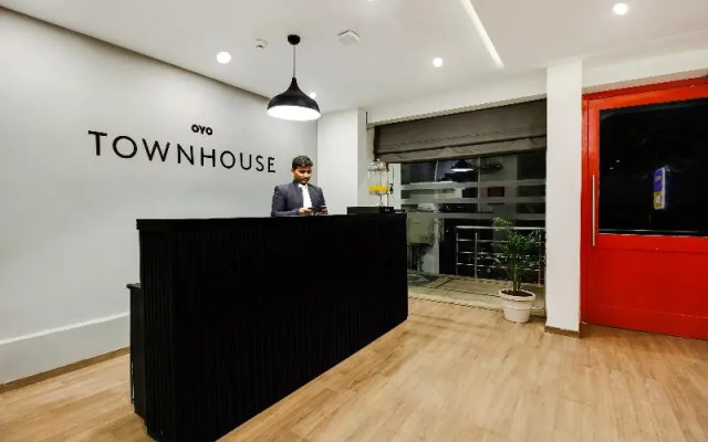 OYO Townhouse 77018 Gangothri
