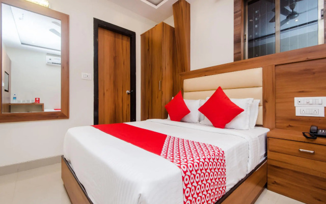 Hotel Sai Suites - Near Dadar Station