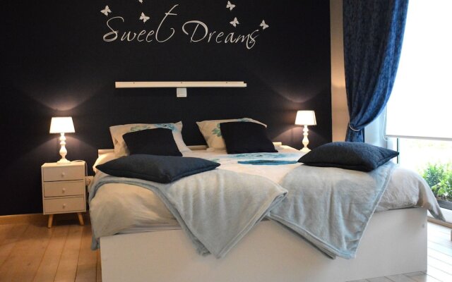 Luxurious Villa in Beauraing with Garden