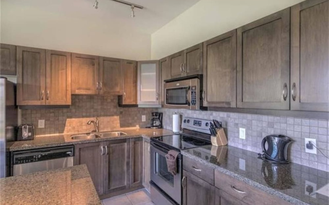 One of a Kind, Top Floor Apartment at Playa #632 - фото 3