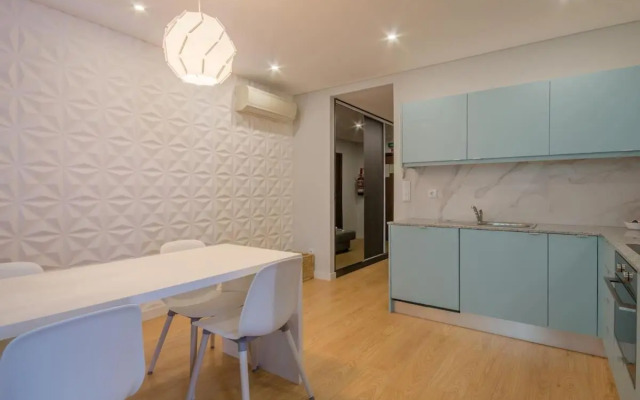 NEW!! Galé 406 Center Apartment (wifi, parking)