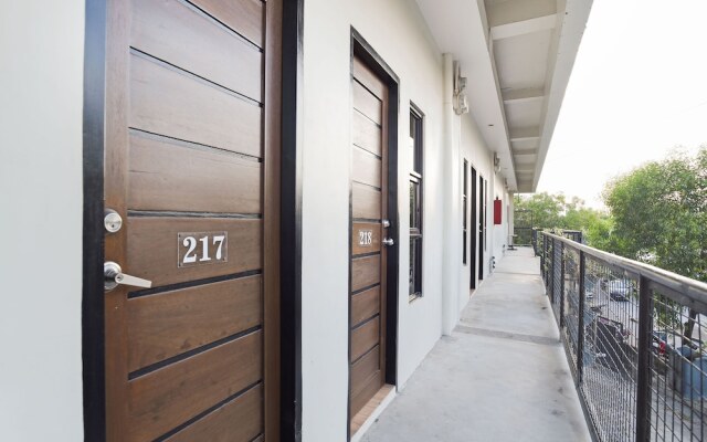 OYO 425 Residences By Sirc (Vaccinated Staff)