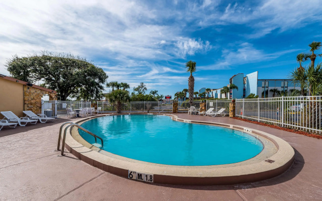 Super 8 by Wyndham Kissimmee-Orlando