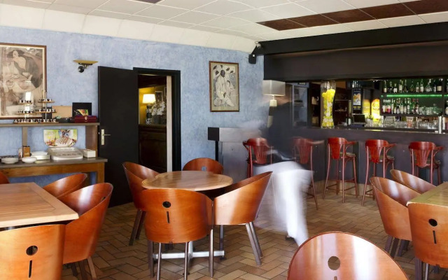 HOTEL Les Peyrières