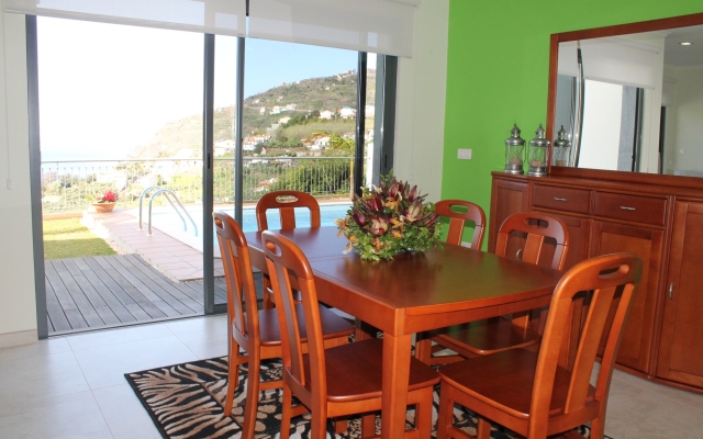 3 Bedroom In Calheta, Stunning Views, Private Heated Pool Casa Amaro Mar