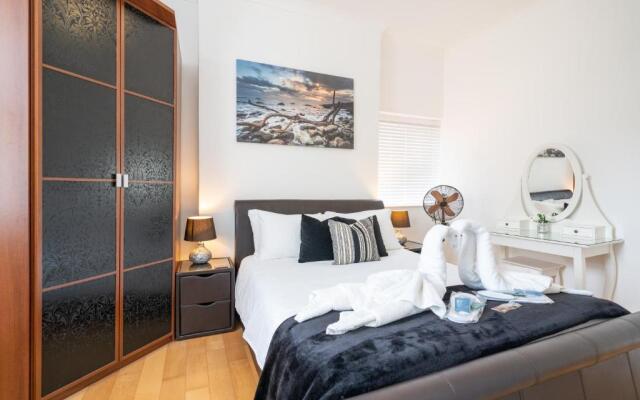 Stunning sea views Ventnor Apartment