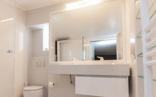 Marousi 2 Bd Luxury Living w Shared Pool