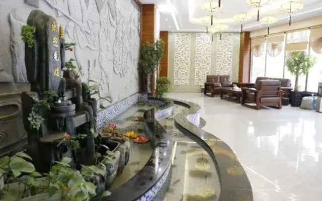 Doli Hotel (Sandu Shuizu Bus Station)