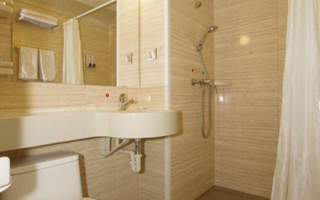 Taihua Hotel – Bathroom – Lanzhou