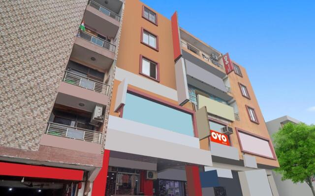 Oyo Flagship 92975 Hotel Small Town