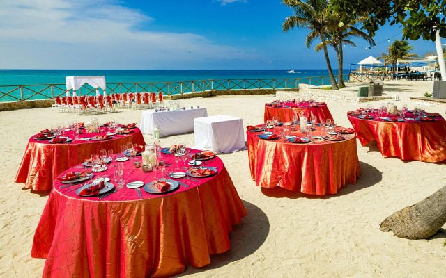Sonesta Maho Beach All Inclusive Resort Casino & Spa