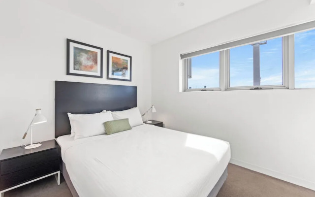 Trafalgar Lane Apartments by CLLIX