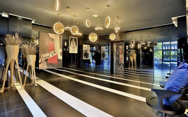 Hangzhou Vline Hotel