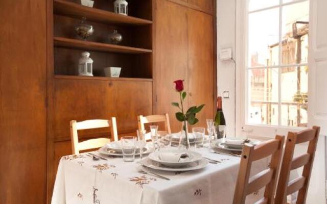 Whatching Sagrada Familia