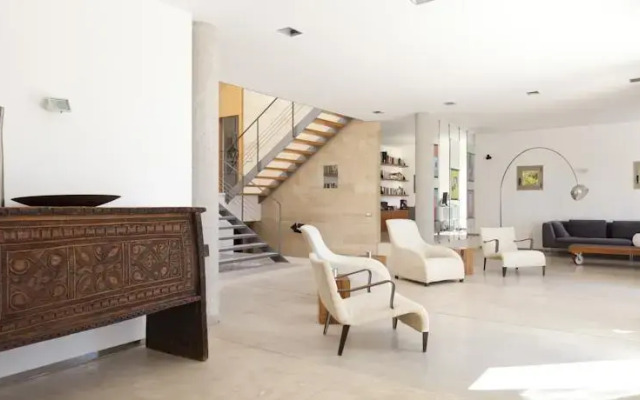 Herce Property