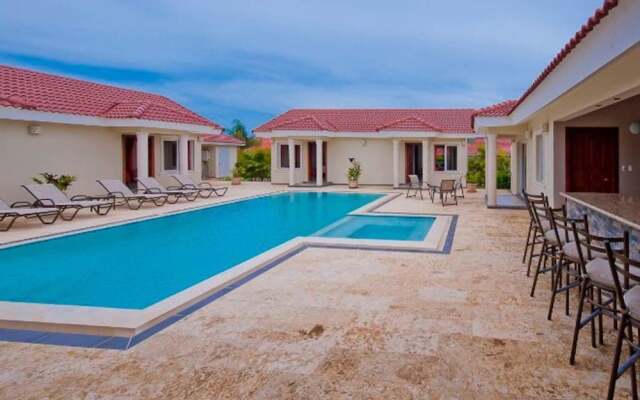 Privacy and Comfort Luxury 6 Bedroom Villa