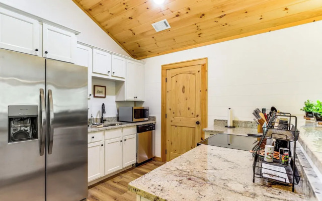 Mccaysville Cabin: Fire Pit, BBQ + More!